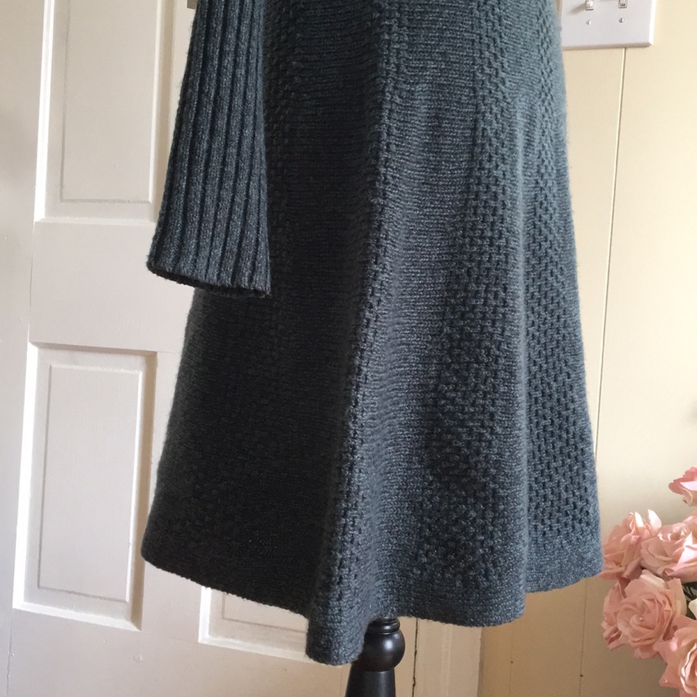 VICTORIA’S SECRET • Gorgeous Sweater Knit Dress - Picture 10 of 16